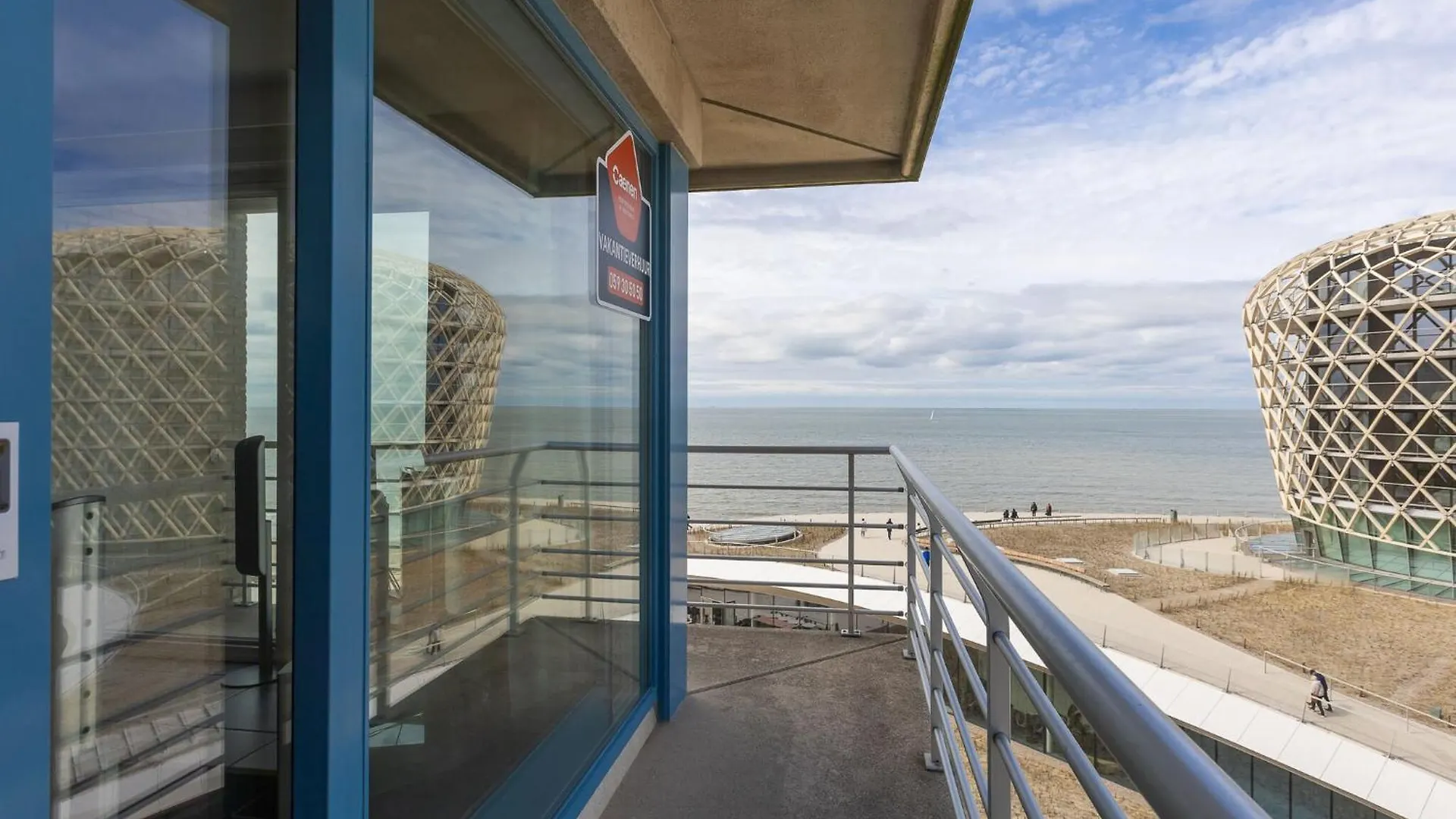 Apartment With Frontal Sea-Views Middelkerke